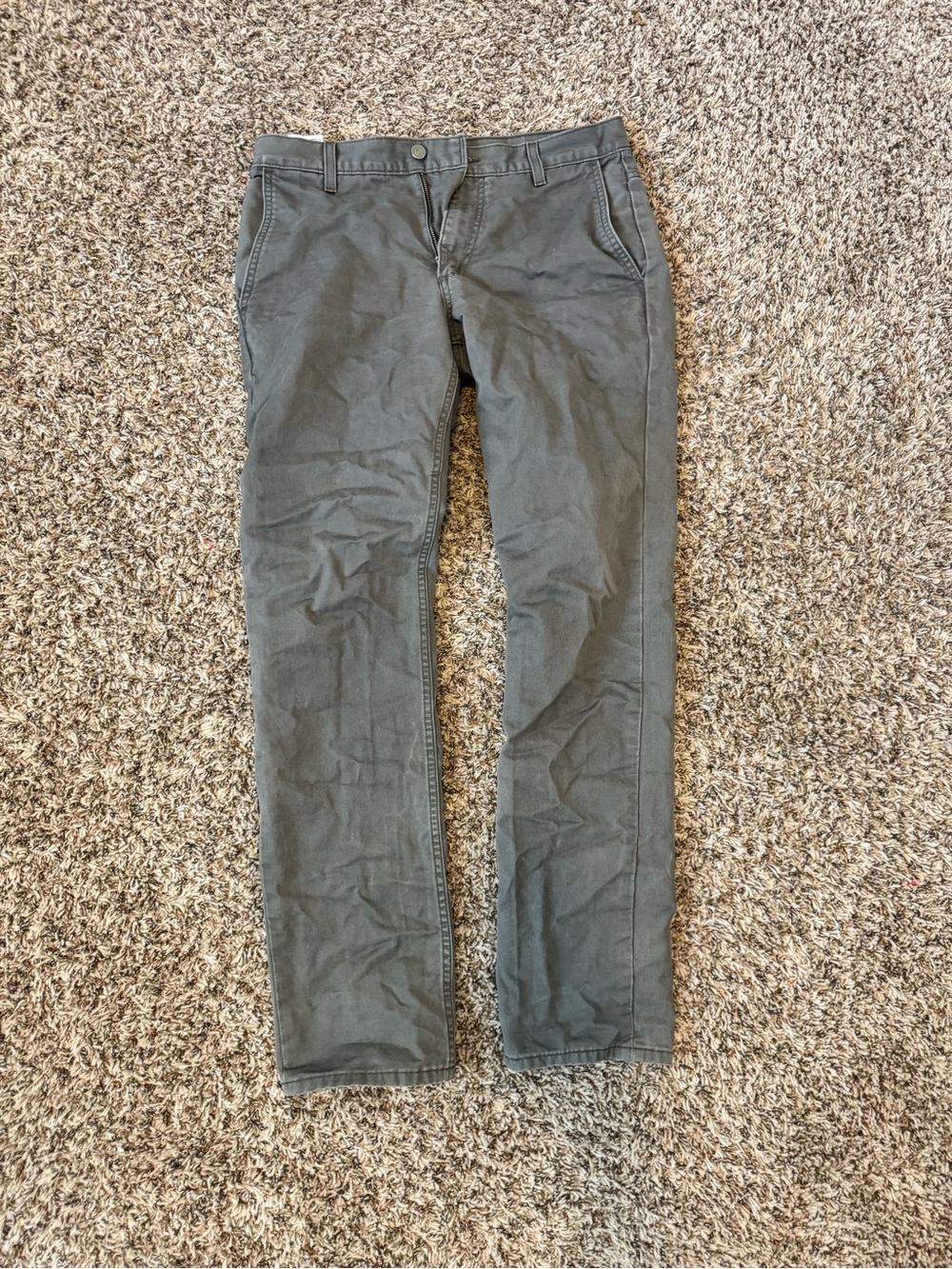 Levi's Men's Slim Chinos in Dark Gray